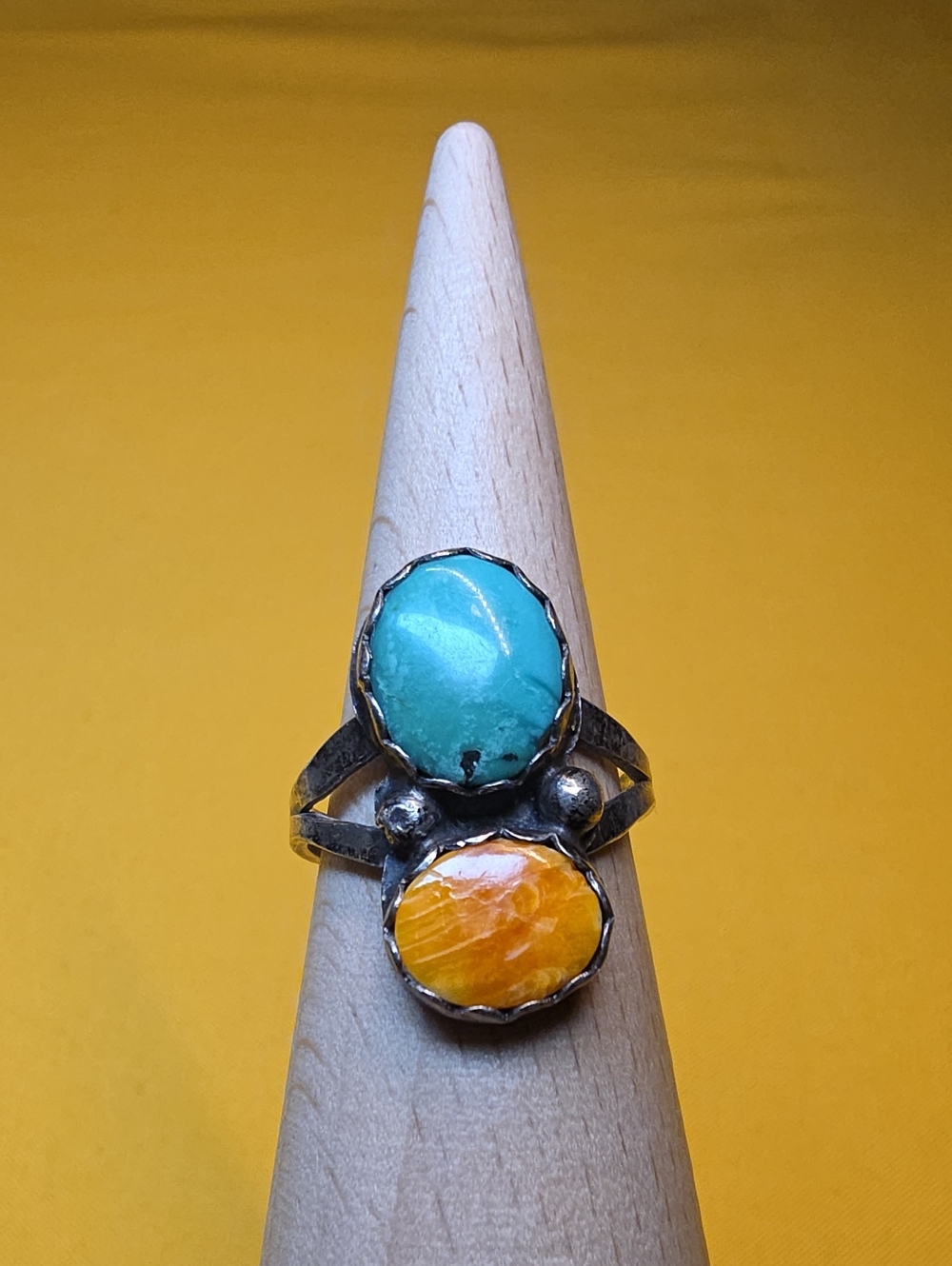 Vintage Navajo Ring w/ Turquoise & Orange Spiny Oyster Shell ▪︎ Pretty Piece!